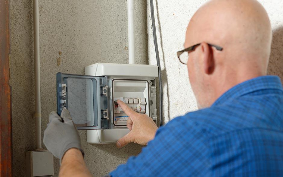 cherche électricien pas cher Bry-sur-Marne